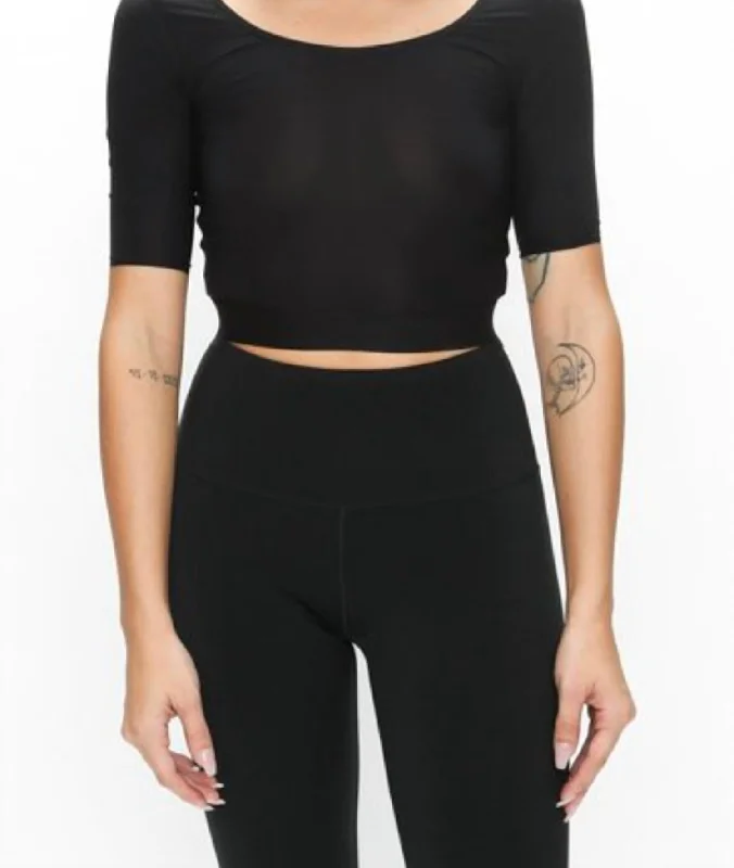 Ribbed Short Sleeve Top In Black